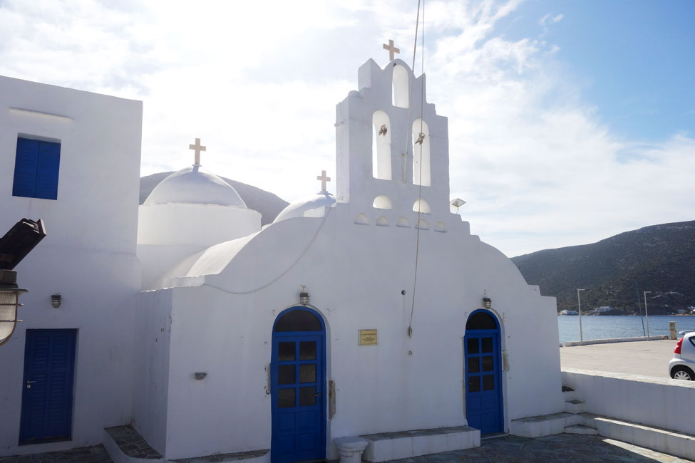 Η εκκλησία του Ταξιάρχη στο Βαθύ Σίφνου